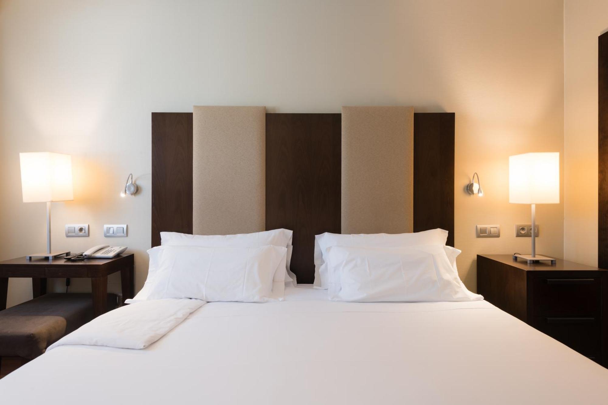 เอ็นเอช ซิอูดัด เด บายาโดลิด Hotel ภายนอก รูปภาพ