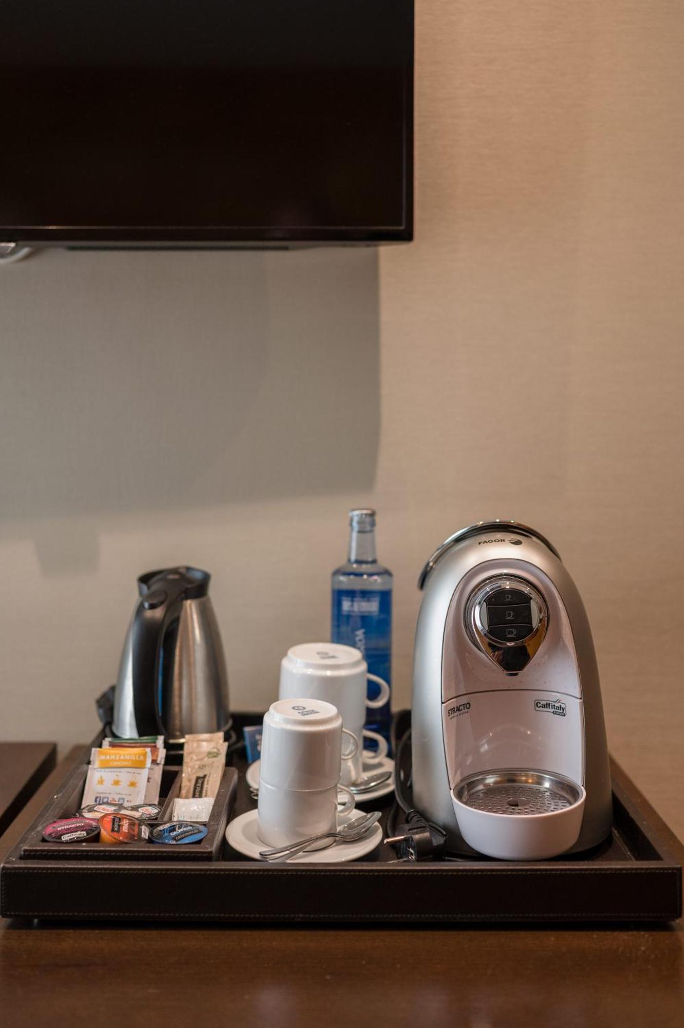 เอ็นเอช ซิอูดัด เด บายาโดลิด Hotel ภายนอก รูปภาพ