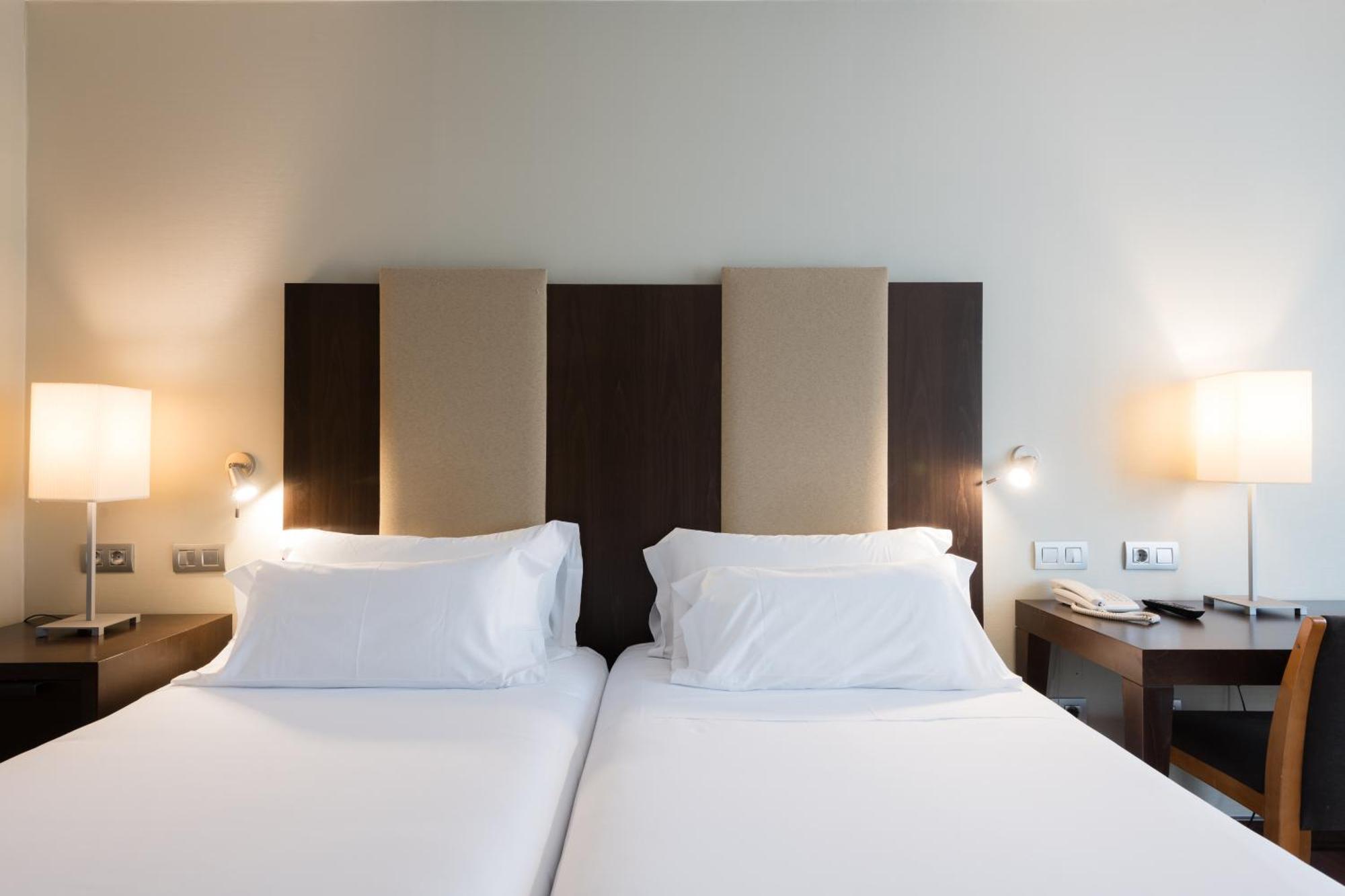 เอ็นเอช ซิอูดัด เด บายาโดลิด Hotel ภายนอก รูปภาพ