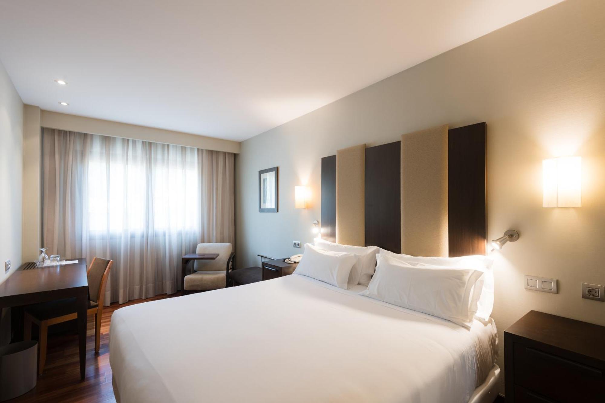 เอ็นเอช ซิอูดัด เด บายาโดลิด Hotel ภายนอก รูปภาพ