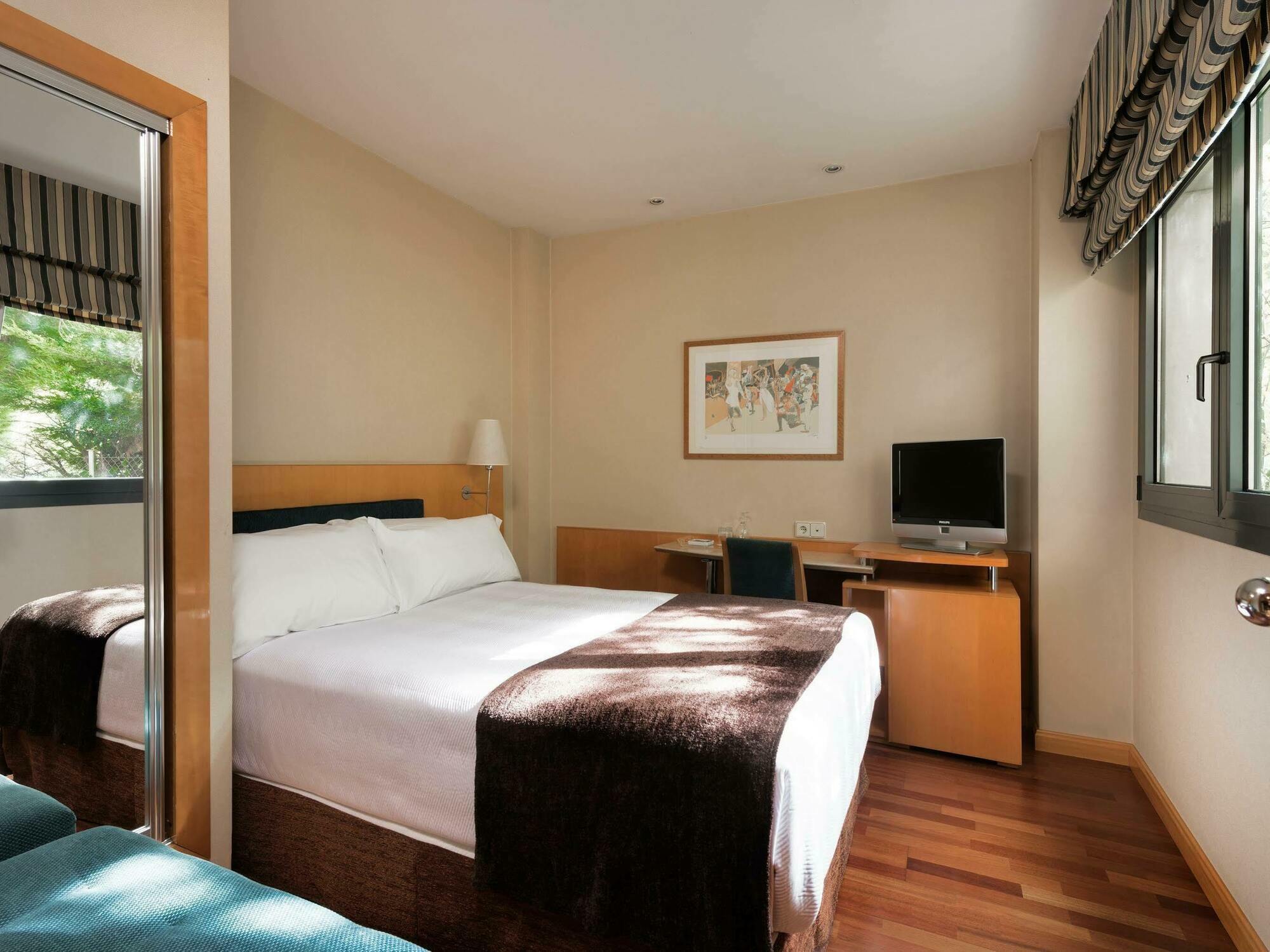 เอ็นเอช ซิอูดัด เด บายาโดลิด Hotel ภายนอก รูปภาพ