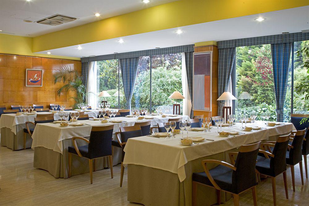 เอ็นเอช ซิอูดัด เด บายาโดลิด Hotel ร้านอาหาร รูปภาพ