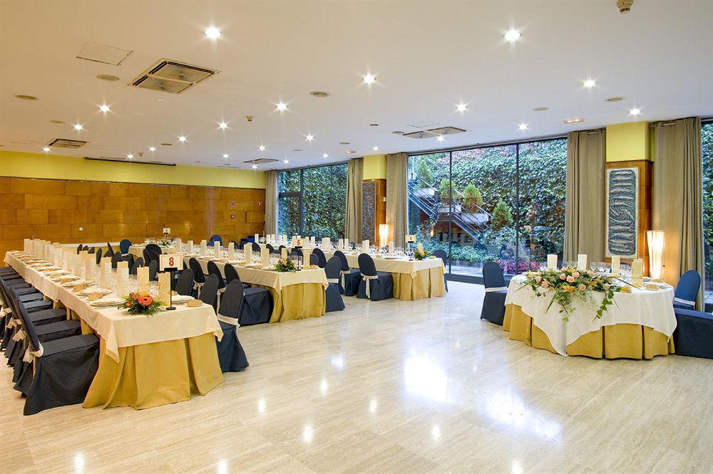 เอ็นเอช ซิอูดัด เด บายาโดลิด Hotel ร้านอาหาร รูปภาพ